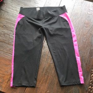Aerie cropped black workout leggings size medium
